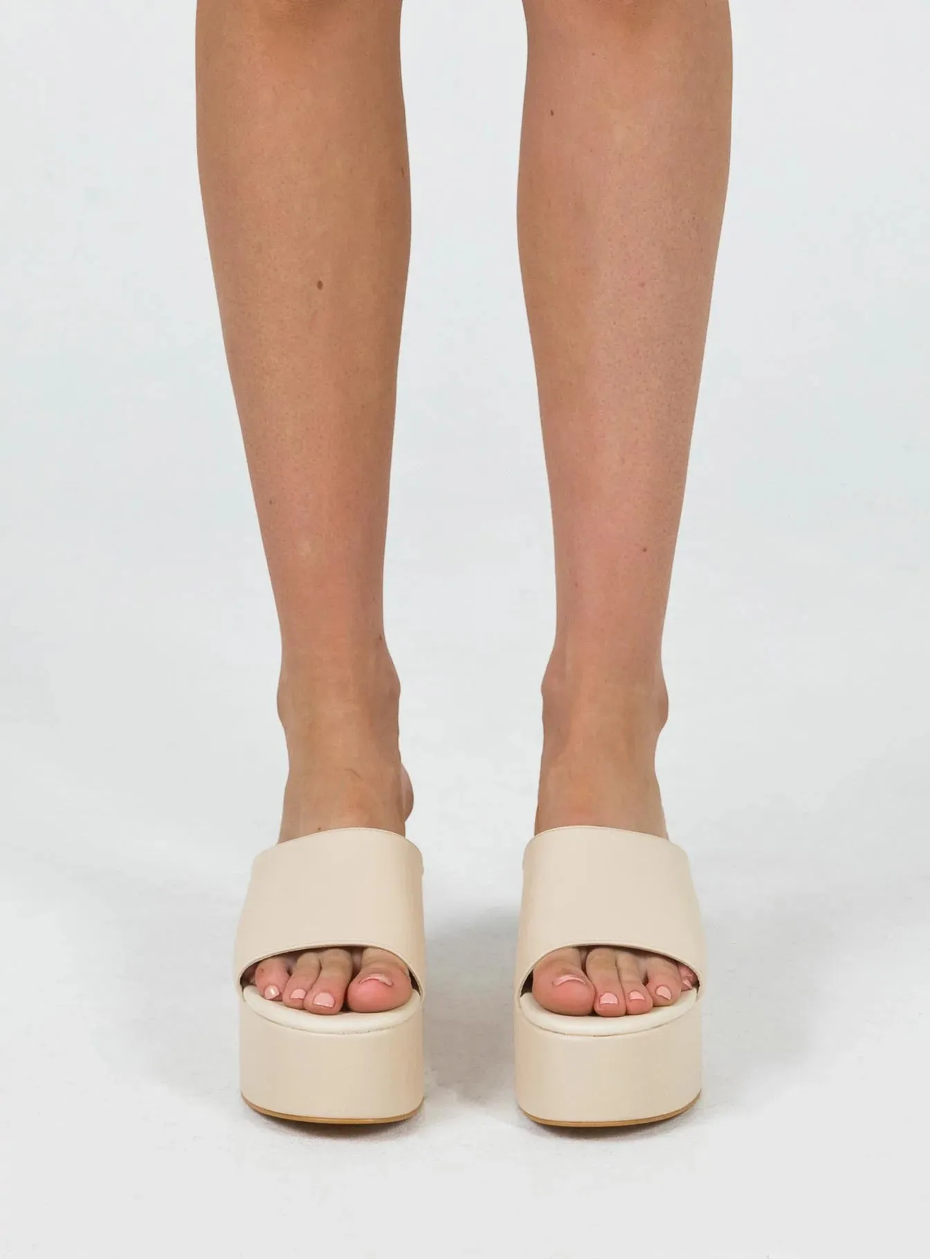 Arora Platform Slides Beige