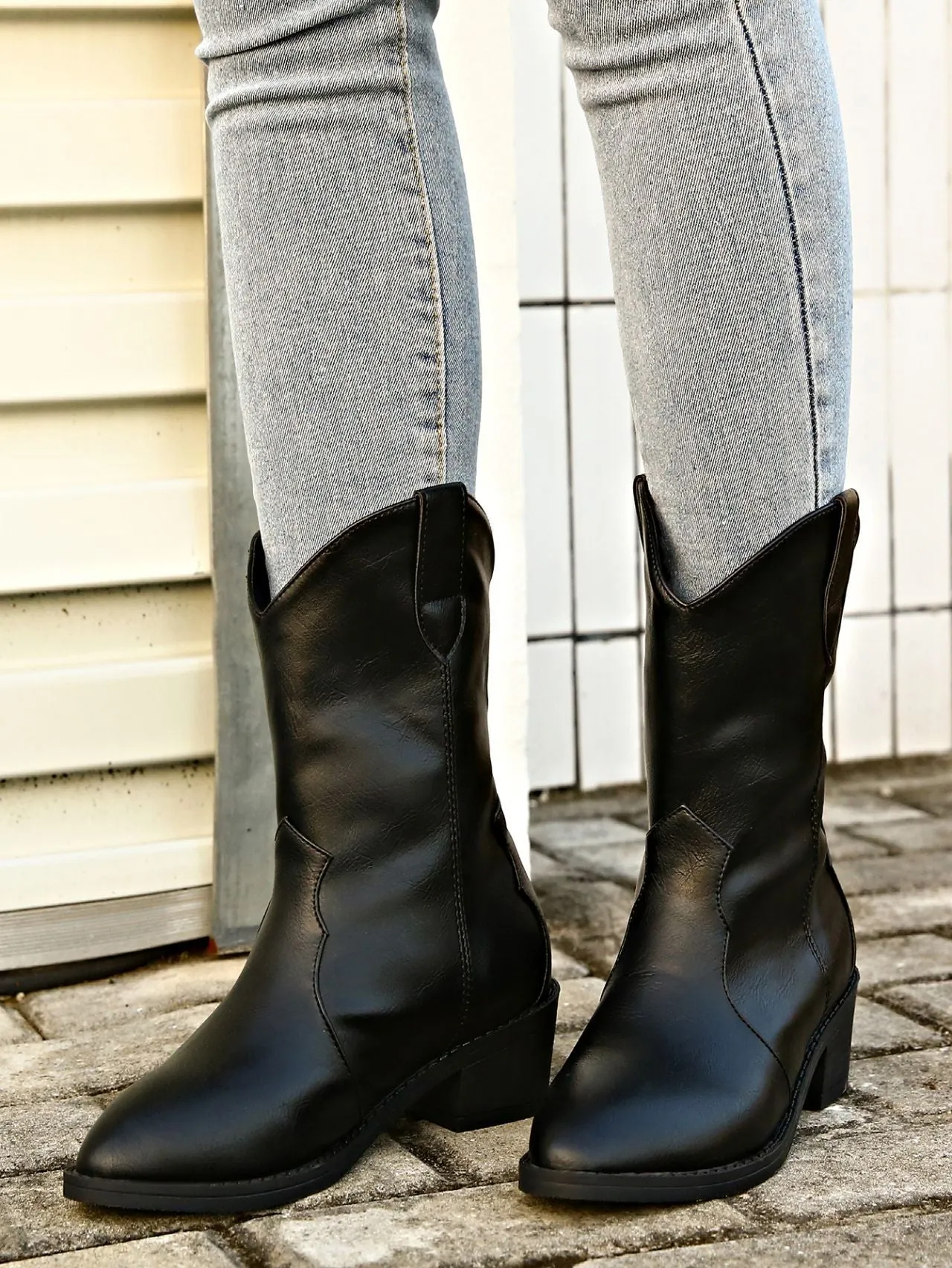 elveswallet Chunky heel Cavalier Martin short boots