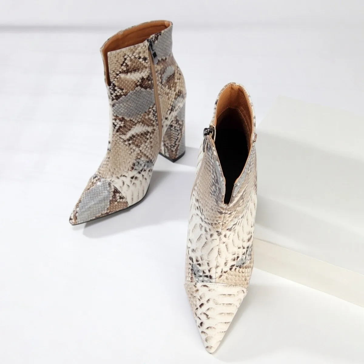 Women's fashion snakeskin pattern ankle boots pointed toe zipper booties