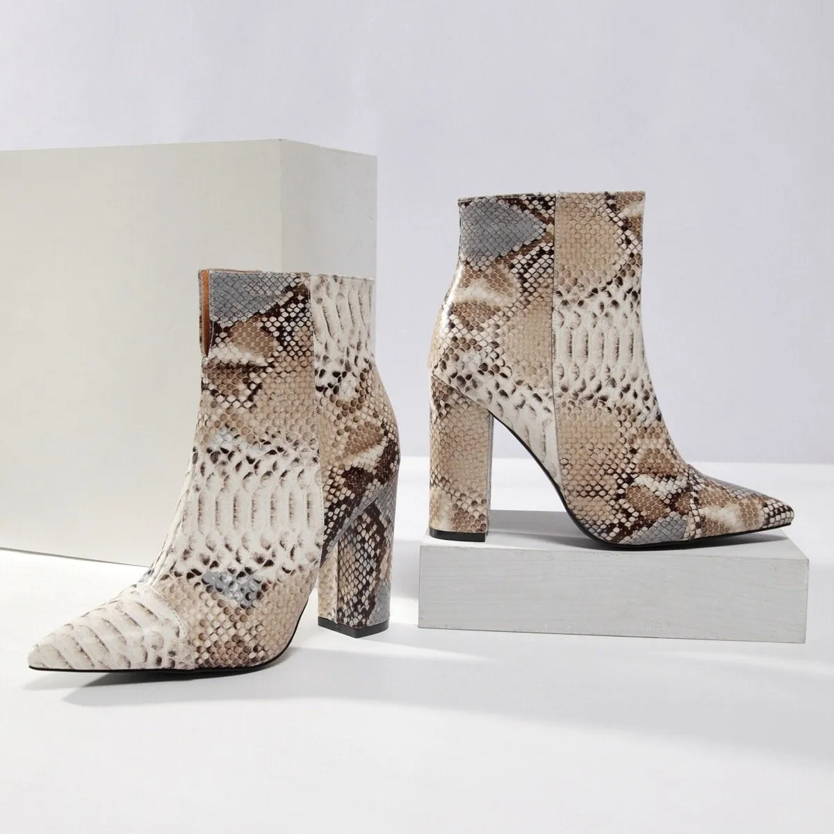 Women's fashion snakeskin pattern ankle boots pointed toe zipper booties